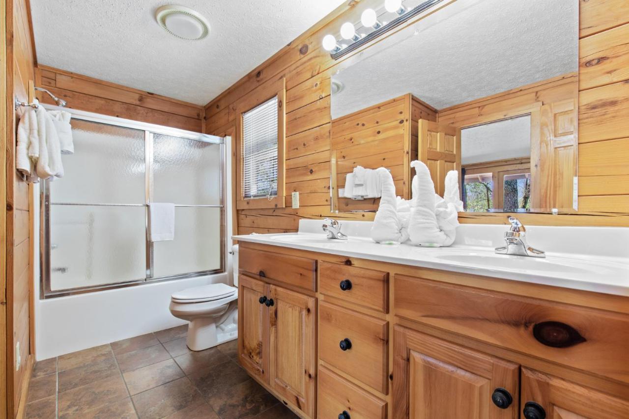Above The Clouds, 4 Bedrooms, Pool Access, Private, Gaming, Sleeps 16 Gatlinburg Kültér fotó