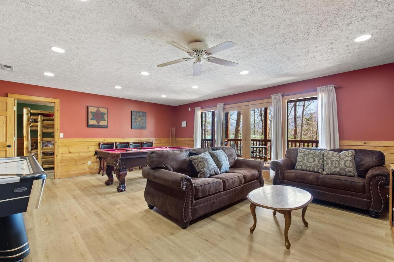 Above The Clouds, 4 Bedrooms, Pool Access, Private, Gaming, Sleeps 16 Gatlinburg Kültér fotó