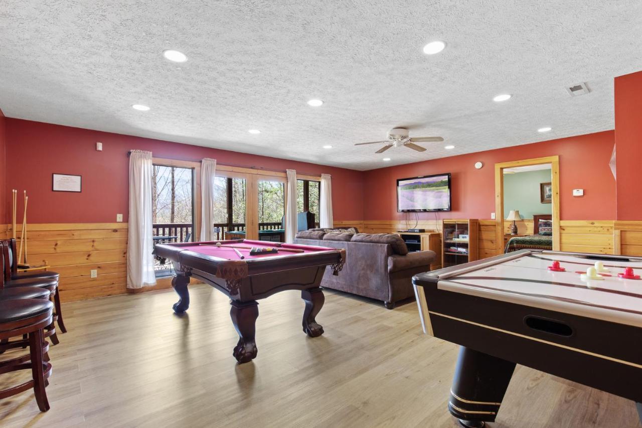 Above The Clouds, 4 Bedrooms, Pool Access, Private, Gaming, Sleeps 16 Gatlinburg Kültér fotó