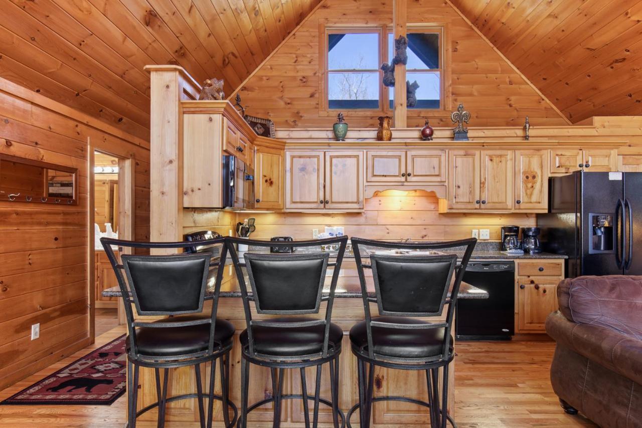 Above The Clouds, 4 Bedrooms, Pool Access, Private, Gaming, Sleeps 16 Gatlinburg Kültér fotó