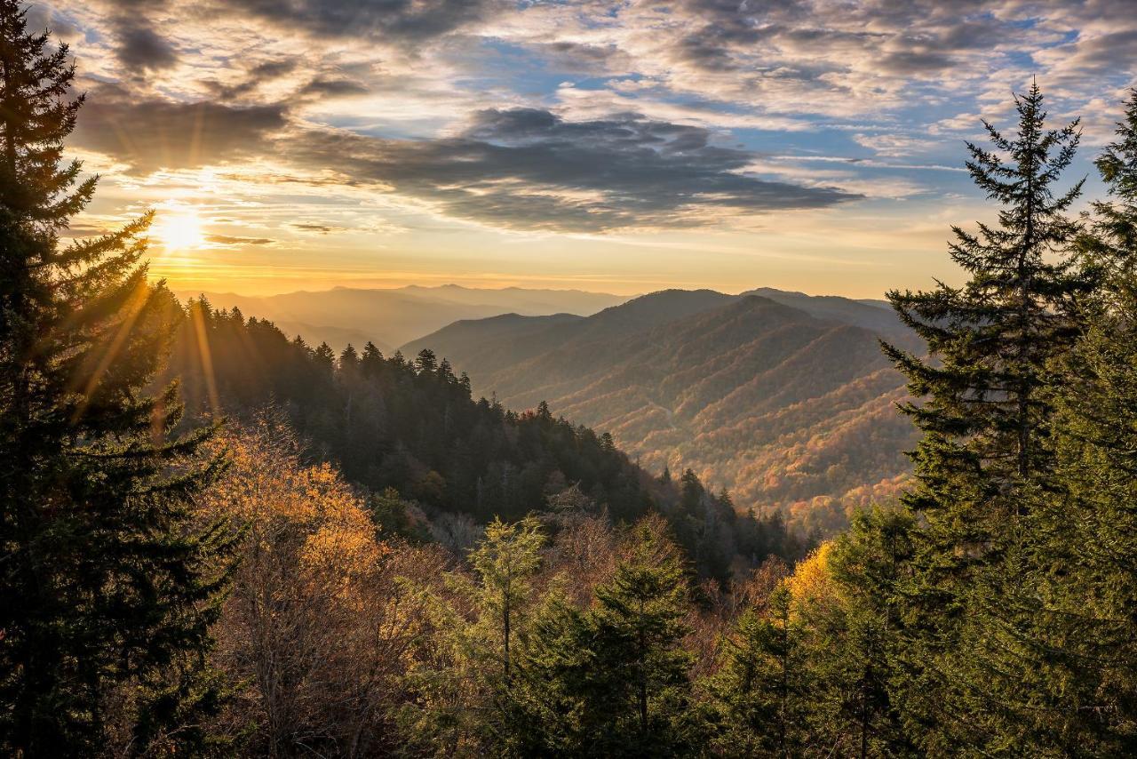 Above The Clouds, 4 Bedrooms, Pool Access, Private, Gaming, Sleeps 16 Gatlinburg Kültér fotó