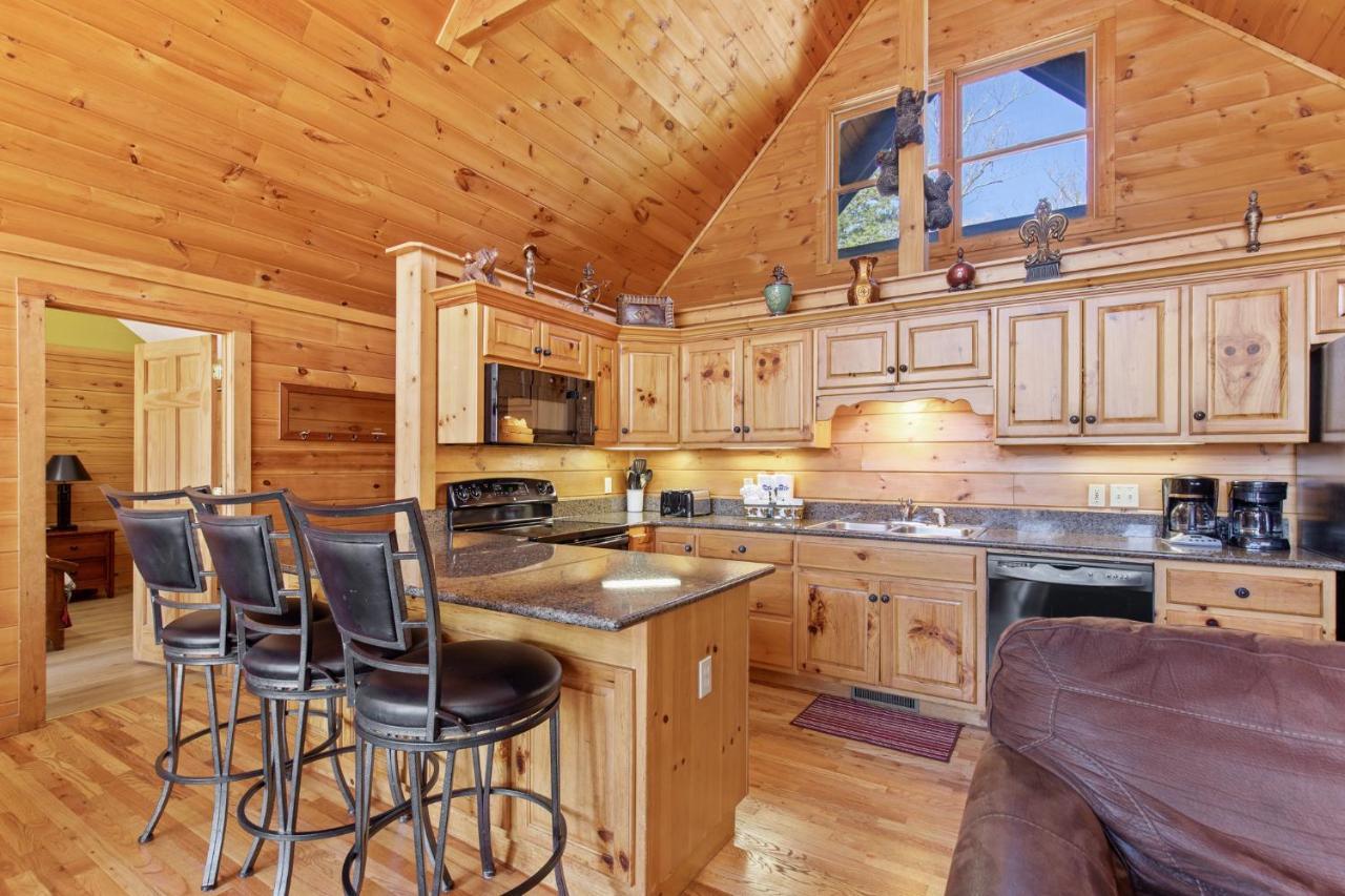 Above The Clouds, 4 Bedrooms, Pool Access, Private, Gaming, Sleeps 16 Gatlinburg Kültér fotó