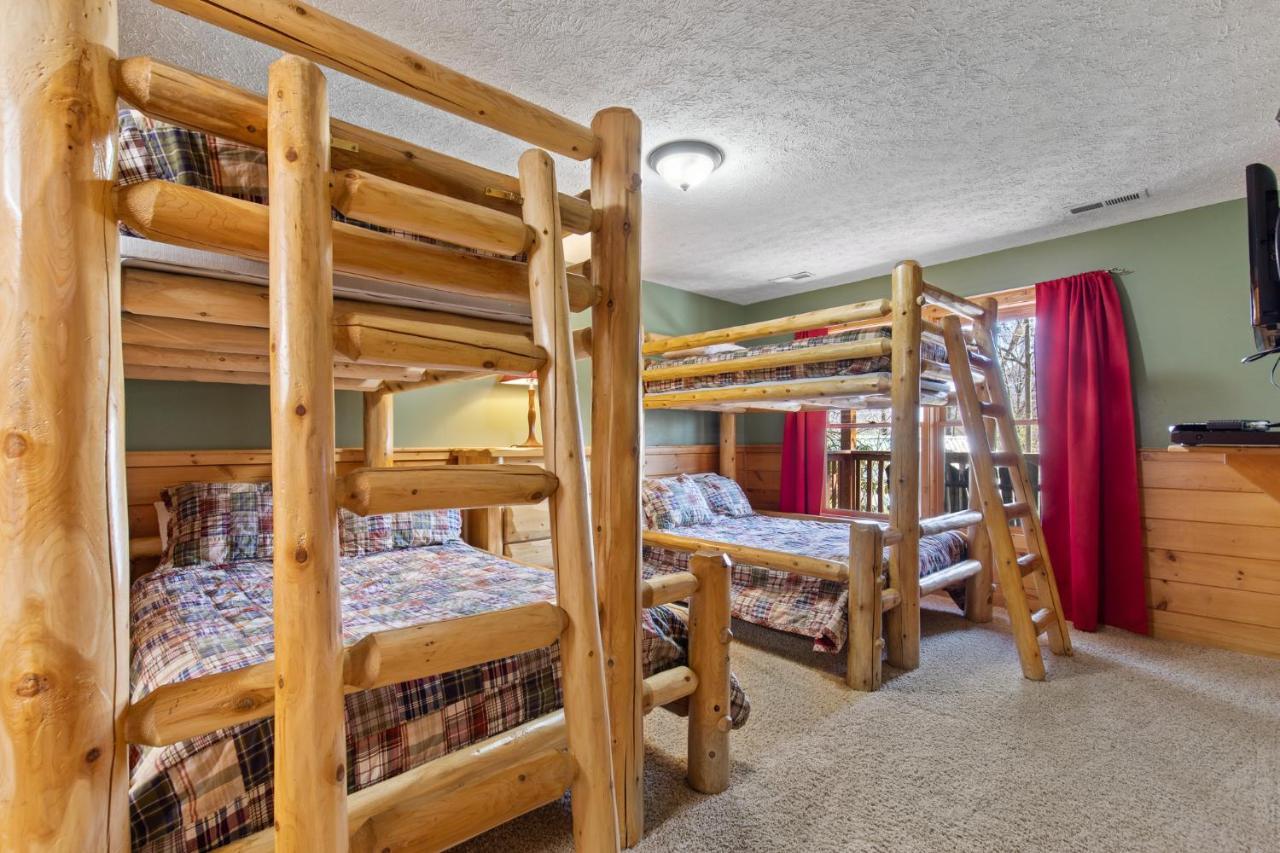 Above The Clouds, 4 Bedrooms, Pool Access, Private, Gaming, Sleeps 16 Gatlinburg Kültér fotó