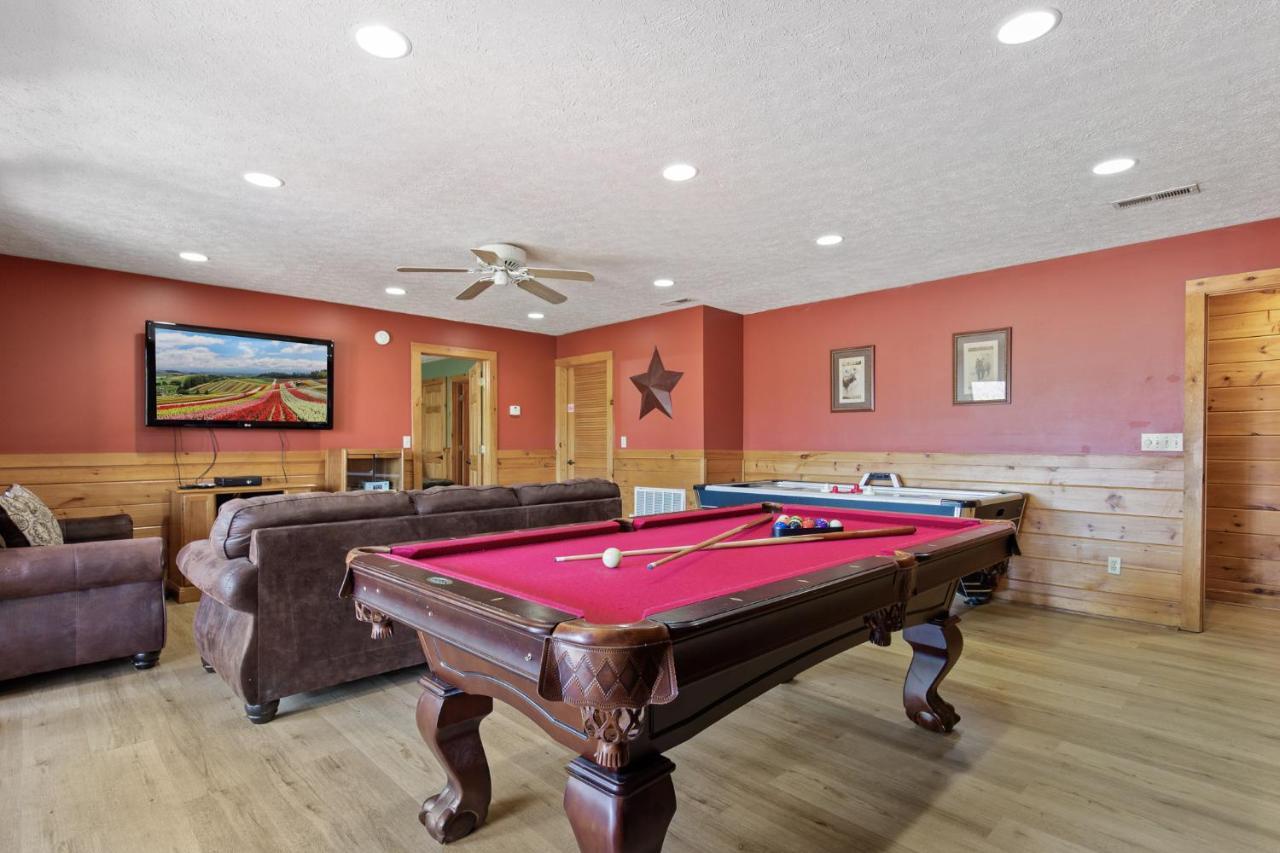 Above The Clouds, 4 Bedrooms, Pool Access, Private, Gaming, Sleeps 16 Gatlinburg Kültér fotó
