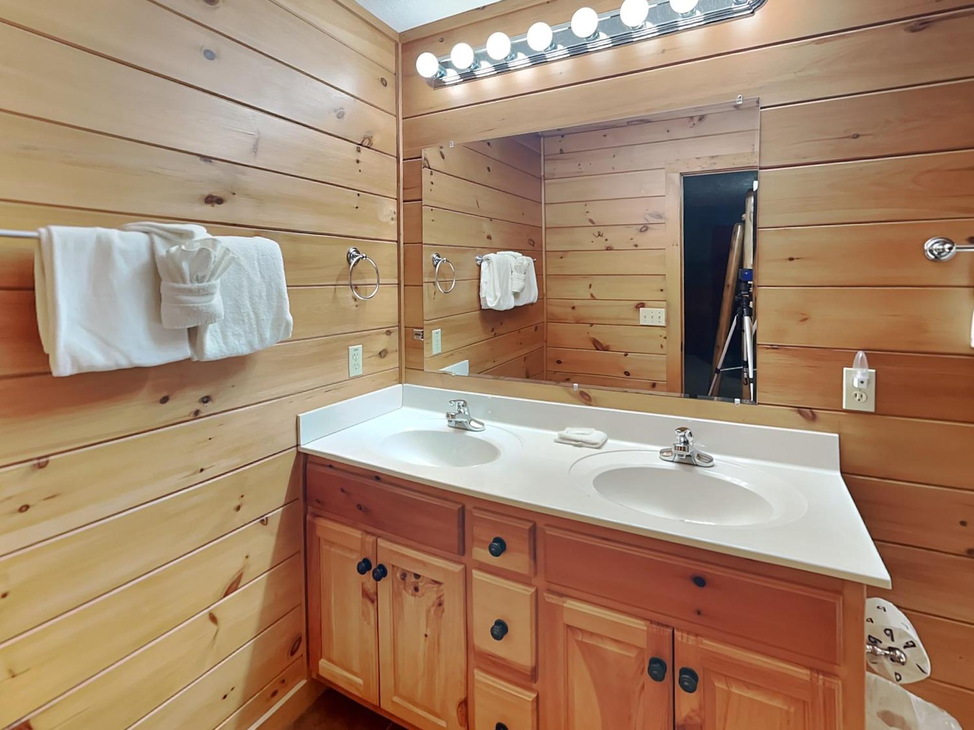 Above The Clouds, 4 Bedrooms, Pool Access, Private, Gaming, Sleeps 16 Gatlinburg Kültér fotó